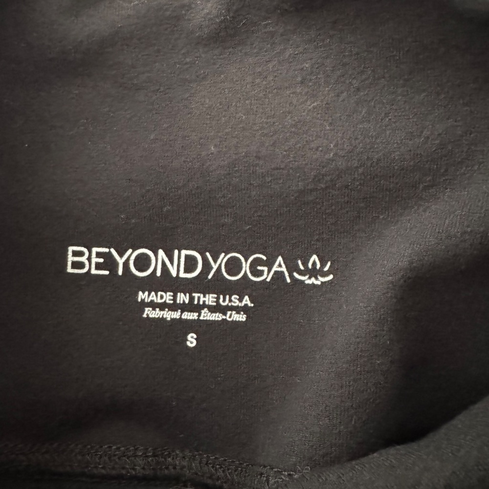 Beyond Yoga Spacedye Biker Shorts (Small) - Picture 2 of 6